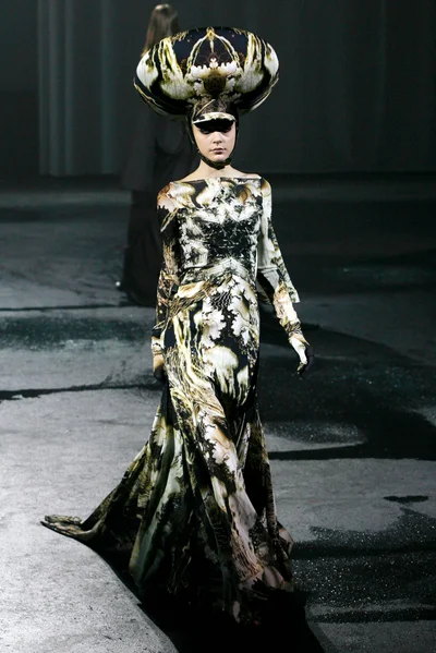 Look 8